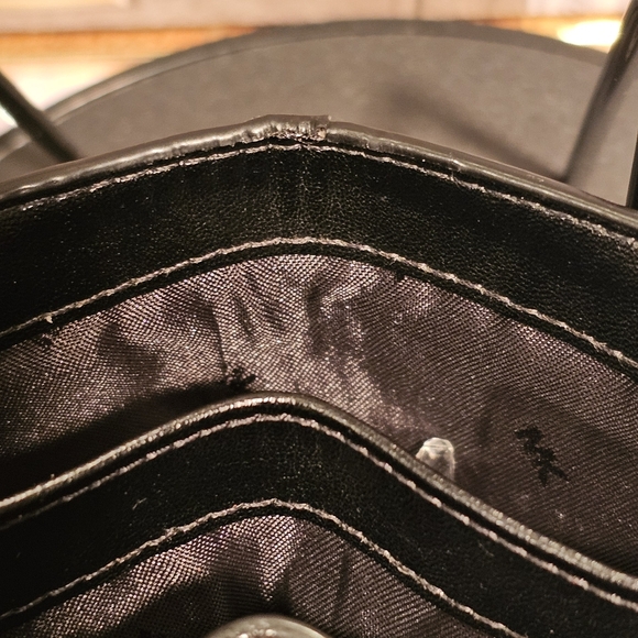 Michael Kors Signature Logo Stripe Bilfold Wallet - Picture 12 of 13